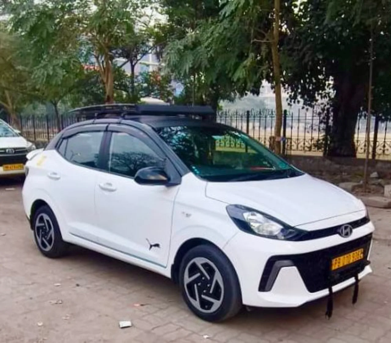 Hyundai Aura – 4-Seater Sedan (AC)