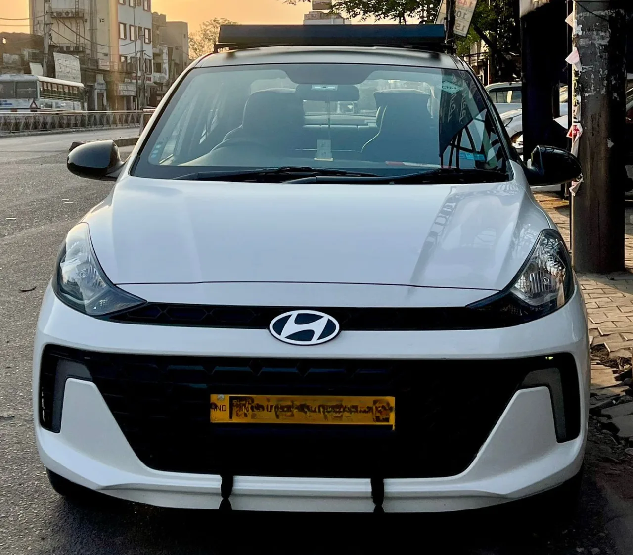 Hyundai Aura – 4-Seater Sedan (AC)